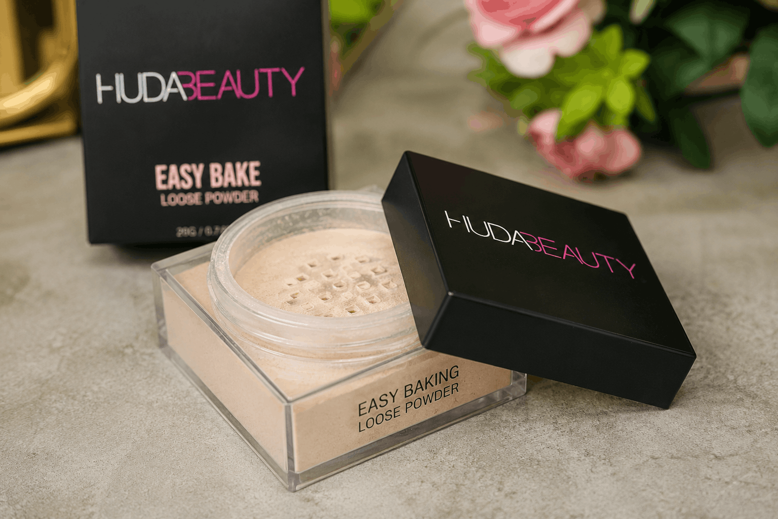 Huda Beauty Easy Bake Loose Powder for smooth long lasting makeup and a soft matte finish